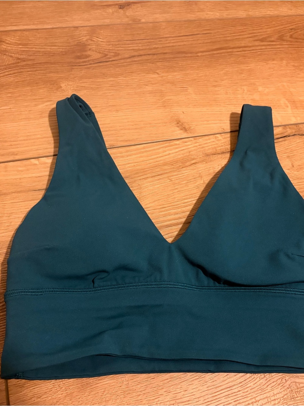 lululemon Women's align v-neck bra size 8 c/d cup